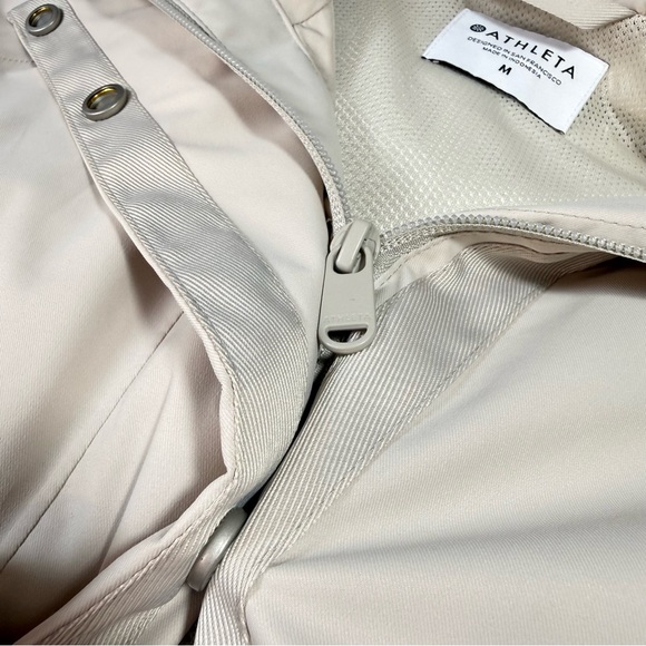 Athleta Edgewater Light Khaki Hooded Rain Jacket - Picture 13 of 16